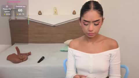 C H L O E online show from 01-10-26, 12:29