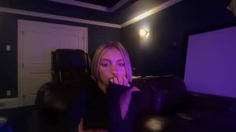 chloeros3e online show from 09-29-25, 05:18