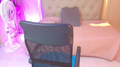 Snapshot of chloerossee chatting on 02-25-26, 01:26 Chloe rosse online show from 02-25-26, 01:26