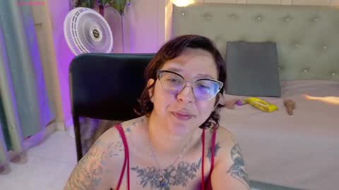 Snapshot of chloerossee chatting on 03-19-26, 01:53 Chloe rosse online show from 03-19-26, 01:53