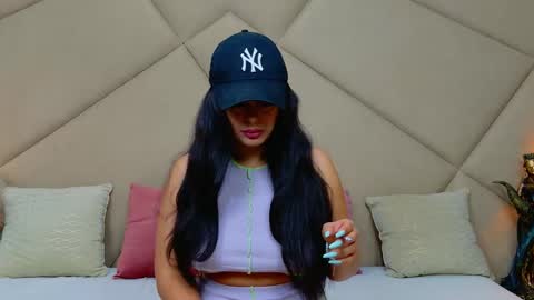 Snapshot of chloevee chatting on 09-28-25, 05:02 Chloe Vee online show from 09-28-25, 05:02