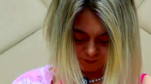 Chloe Vee online show from 05-20-26, 05:35