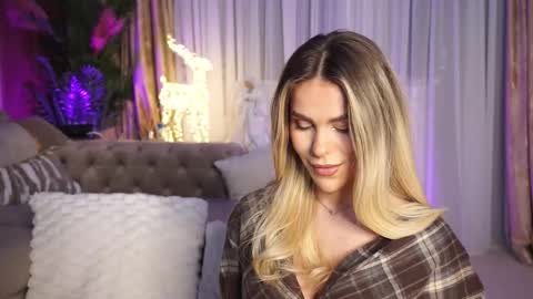 Chloe online show from 12-03-25, 09:46