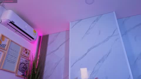 Snapshot of chlooee_ chatting on 10-09-25, 02:31 Chlooe online show from 10-09-25, 02:31