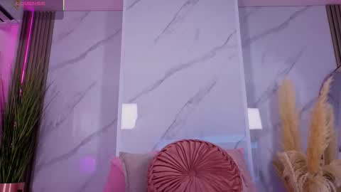 Snapshot of chlooee_ chatting on 10-20-25, 01:06 Chlooe online show from 10-20-25, 01:06