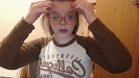 Snapshot of chmiri chatting on 12-18-24, 02:38 chmiri online show from 12-18-24, 02:38