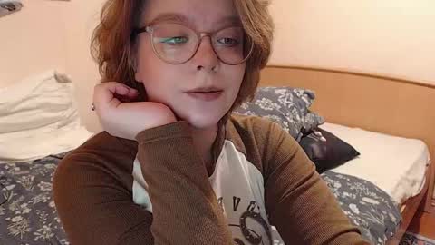 Snapshot of chmiri chatting on 10-21-25, 10:49 chmiri online show from 10-21-25, 10:49