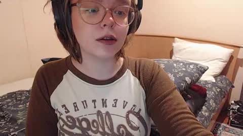 Snapshot of chmiri chatting on 11-22-25, 01:54 chmiri online show from 11-22-25, 01:54