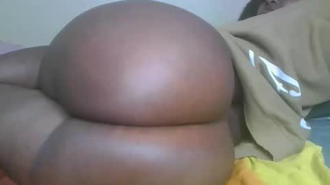 Snapshot of choco_baeb chatting on 09-26-25, 02:37 nei online show from 09-26-25, 02:37