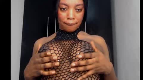 Snapshot of choco_chocox chatting on 12-11-24, 07:03 ESTHER online show from 12-11-24, 07:03