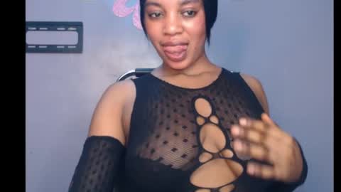 Snapshot of choco_chocox chatting on 01-31-25, 06:47 ESTHER online show from 01-31-25, 06:47