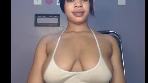 Snapshot of choco_chocox chatting on 02-20-25, 08:39 ESTHER online show from 02-20-25, 08:39