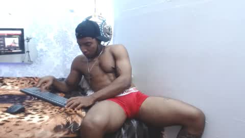 Snapshot of choco_hornyx18 chatting on 10-04-25, 04:43 Choco online show from 10-04-25, 04:43