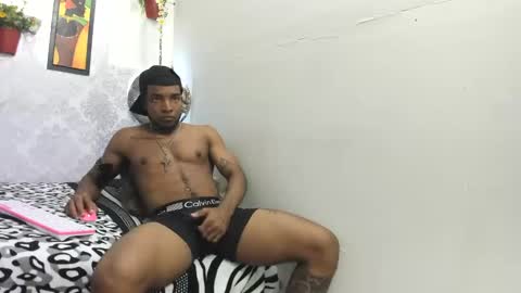 Snapshot of choco_hornyx18 chatting on 11-08-25, 05:18 Choco online show from 11-08-25, 05:18