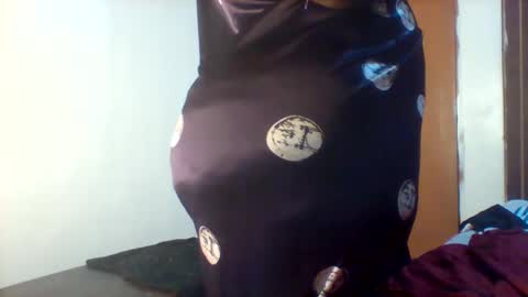 Snapshot of chocobabe002 chatting on 09-14-25, 03:27 chocobabe002 online show from 09-14-25, 03:27