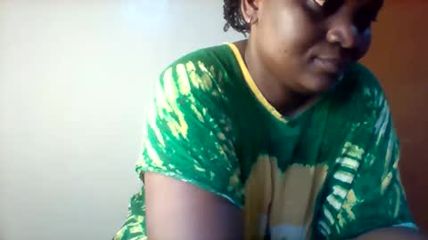 Snapshot of chocobabe002 chatting on 10-06-25, 04:10 chocobabe002 online show from 10-06-25, 04:10