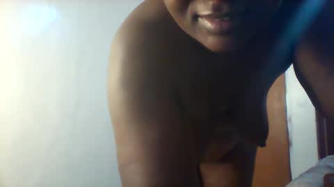 Snapshot of chocobabe002 chatting on 10-15-25, 01:39 chocobabe002 online show from 10-15-25, 01:39