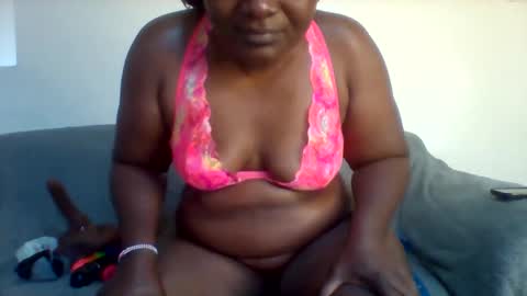 Snapshot of chocobabe002 chatting on 10-23-25, 10:14 chocobabe002 online show from 10-23-25, 10:14