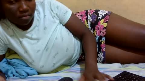 Snapshot of chocolate_baby2 chatting on 06-17-26, 06:27 chocolate_baby2 online show from 06-17-26, 06:27