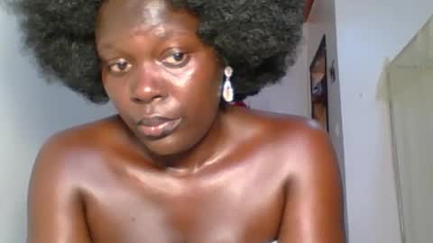 Snapshot of chocolate_queen25 chatting on 10-16-25, 08:59 chocolate queen25 online show from 10-16-25, 08:59