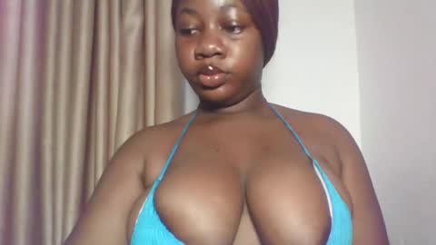 chocolateassgirl61 online show from 11-05-25, 06:57