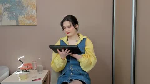 Cassandra online show from 03-20-26, 04:28