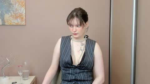 Cassandra online show from 04-09-26, 04:45