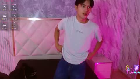 Snapshot of chos_tay chatting on 06-19-26, 11:25 chos_tay online show from 06-19-26, 11:25