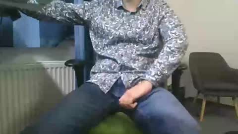 Snapshot of chr432is chatting on 10-24-25, 11:50 chr432is online show from 10-24-25, 11:50
