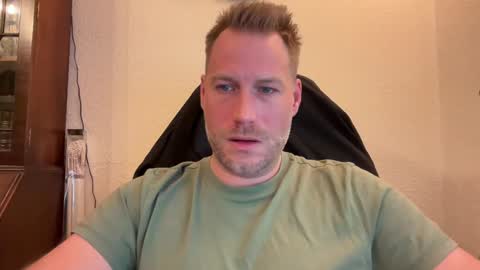 Snapshot of chris2021x chatting on 12-11-24, 07:42 Chris online show from 12-11-24, 07:42