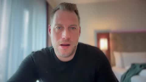 Snapshot of chris2021x chatting on 02-12-25, 01:27 Chris online show from 02-12-25, 01:27