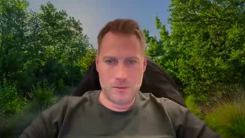 Snapshot of chris2024x chatting on 10-15-25, 09:04 Christian online show from 10-15-25, 09:04