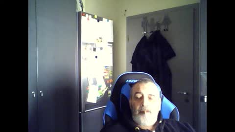 Snapshot of chris250268 chatting on 09-17-25, 09:44 Chris online show from 09-17-25, 09:44