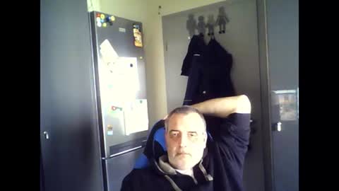 Snapshot of chris250268 chatting on 06-13-26, 10:24 Chris online show from 06-13-26, 10:24