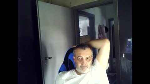 Snapshot of chris250268 chatting on 06-20-26, 09:56 Chris online show from 06-20-26, 09:56