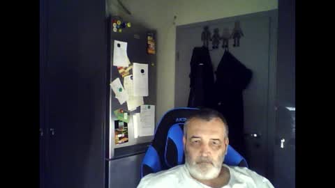 Snapshot of chris250268 chatting on 07-18-26, 09:46 Chris online show from 07-18-26, 09:46