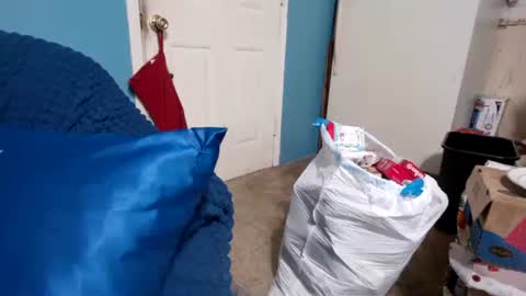 chris526520 online show from 02-24-25, 06:47