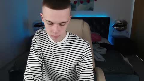 Snapshot of chris_18rown chatting on 02-19-25, 12:22 Chris Brown online show from 02-19-25, 12:22