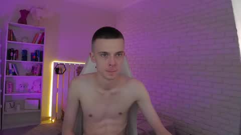 Snapshot of chris_18rown chatting on 02-21-25, 04:16 Chris Brown online show from 02-21-25, 04:16