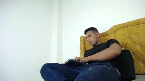 chris_dick2 online show from 05-02-26, 06:51