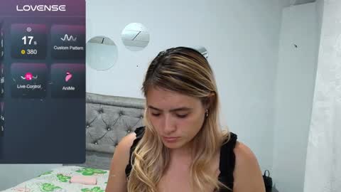 Snapshot of chris_sharon2023 chatting on 01-25-25, 11:00 Yarixa online show from 01-25-25, 11:00