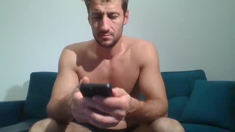 Snapshot of chrisaron chatting on 11-20-25, 04:34 chrisaron online show from 11-20-25, 04:34