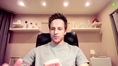 Snapshot of chriscarrey chatting on 12-12-24, 11:36 Chris online show from 12-12-24, 11:36