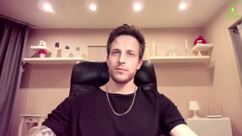Snapshot of chriscarrey chatting on 12-15-24, 04:18 Chris online show from 12-15-24, 04:18