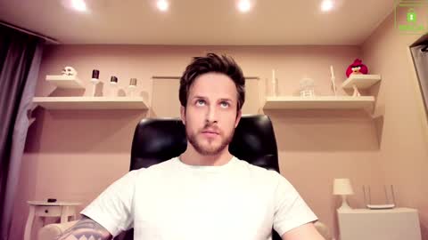 Snapshot of chriscarrey chatting on 01-15-25, 11:40 Chris online show from 01-15-25, 11:40