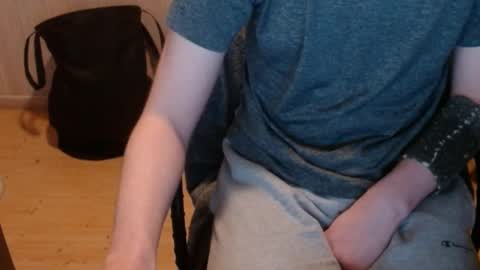 Snapshot of chriser_xxx chatting on 01-02-25, 10:55 chriser_xxx online show from 01-02-25, 10:55