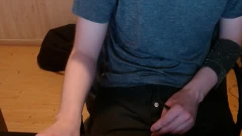 Snapshot of chriser_xxx chatting on 01-03-25, 03:55 chriser_xxx online show from 01-03-25, 03:55