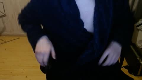 Snapshot of chriser_xxx chatting on 01-04-25, 11:59 chriser_xxx online show from 01-04-25, 11:59