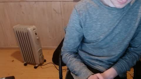 Snapshot of chriser_xxx chatting on 01-08-25, 09:12 chriser_xxx online show from 01-08-25, 09:12