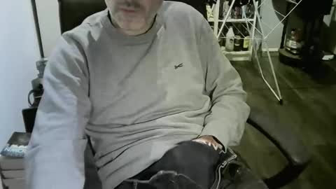 chrisprngr online show from 05-17-26, 09:33